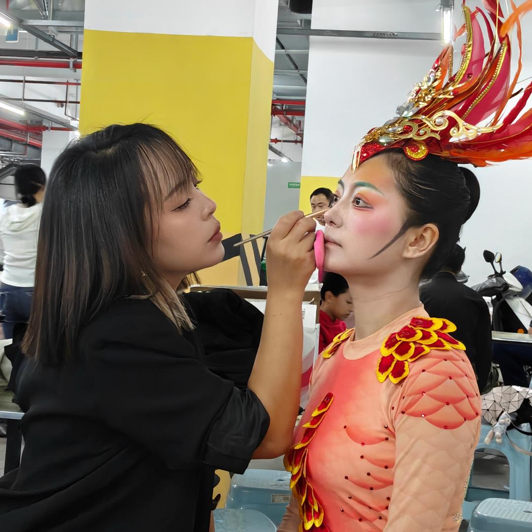 衢州化妆师一毛毛（22:00直播）