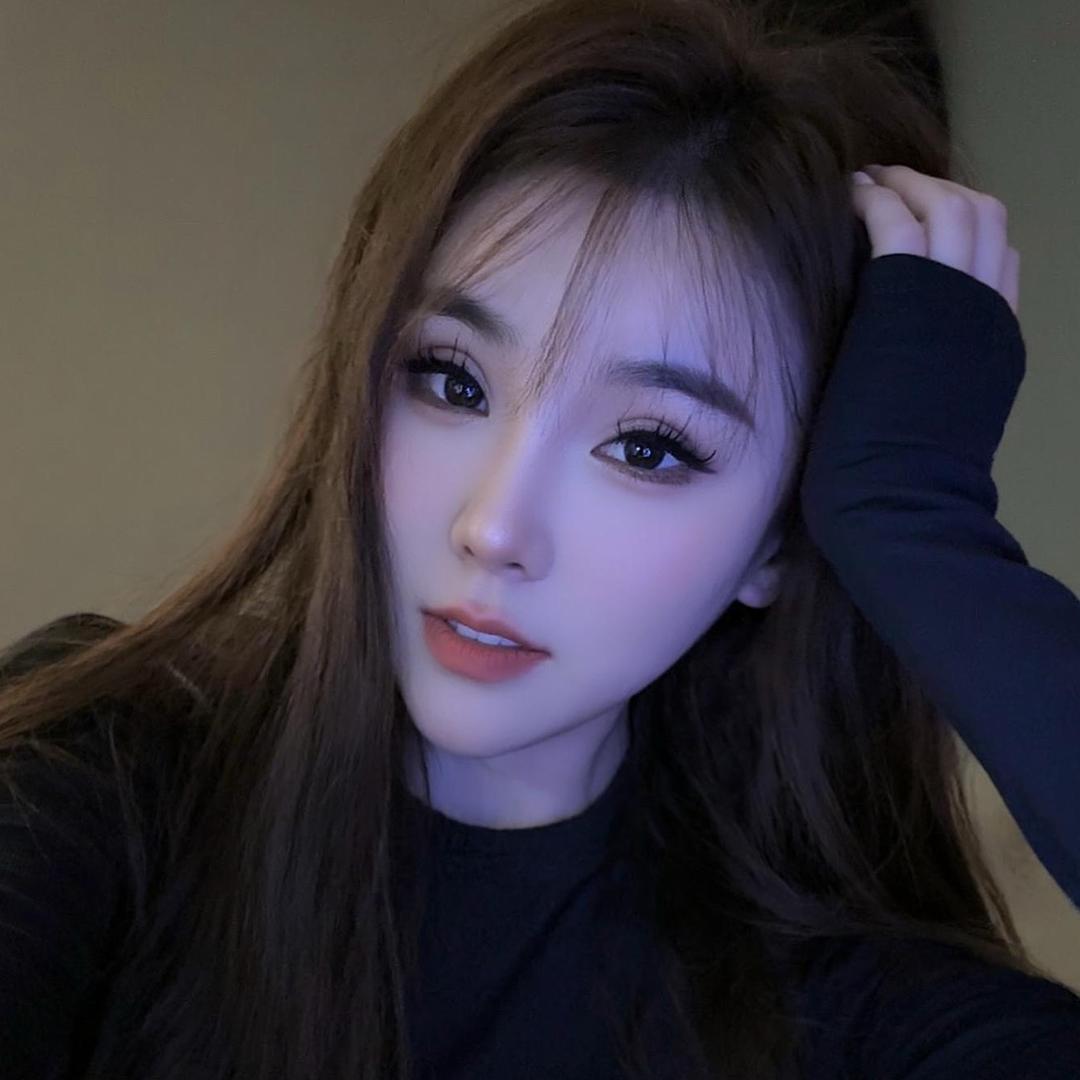 小E