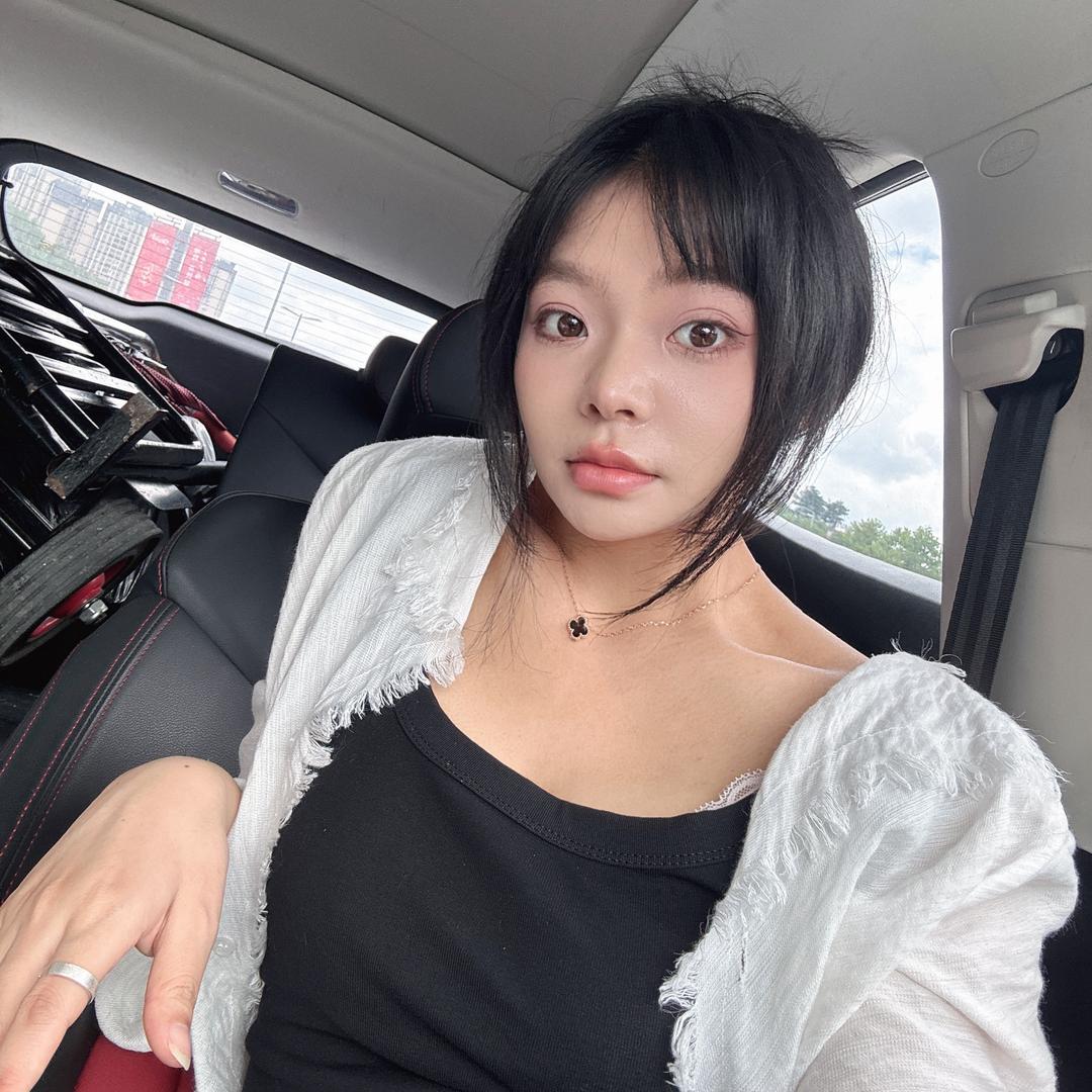 如歌服装店官方号