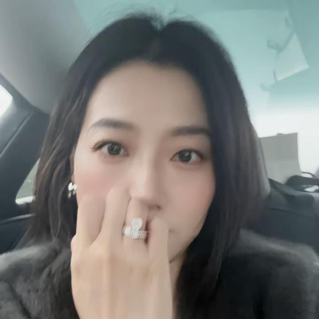 曹大大🌈爆款穿搭