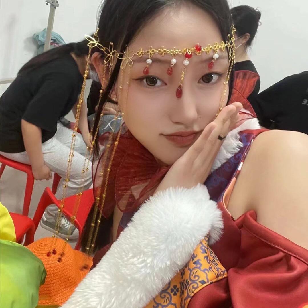 露露.