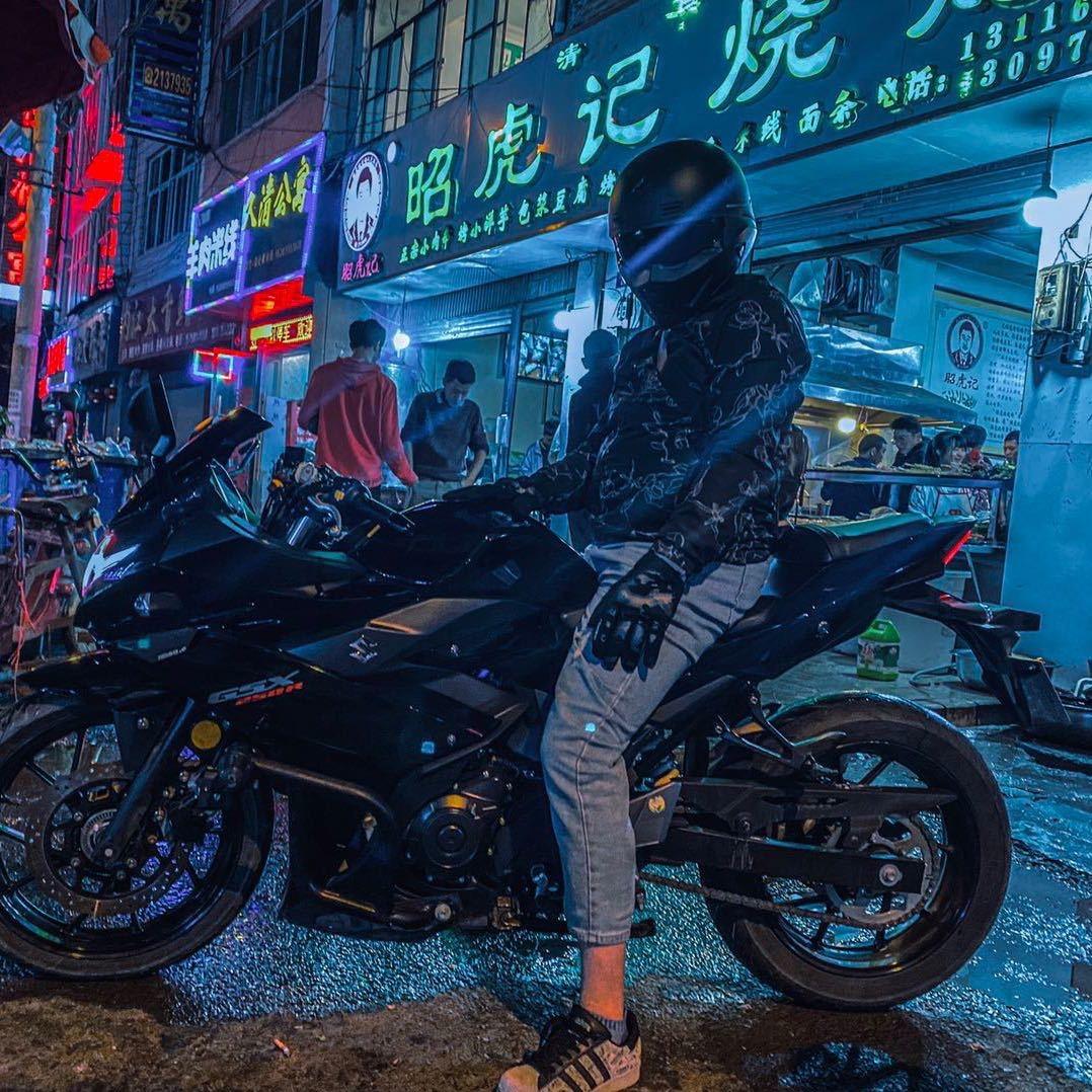 骑踏板的陈松松