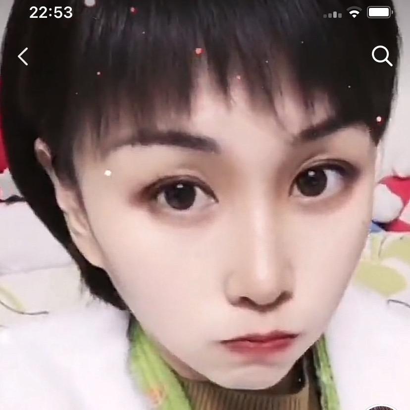 依依