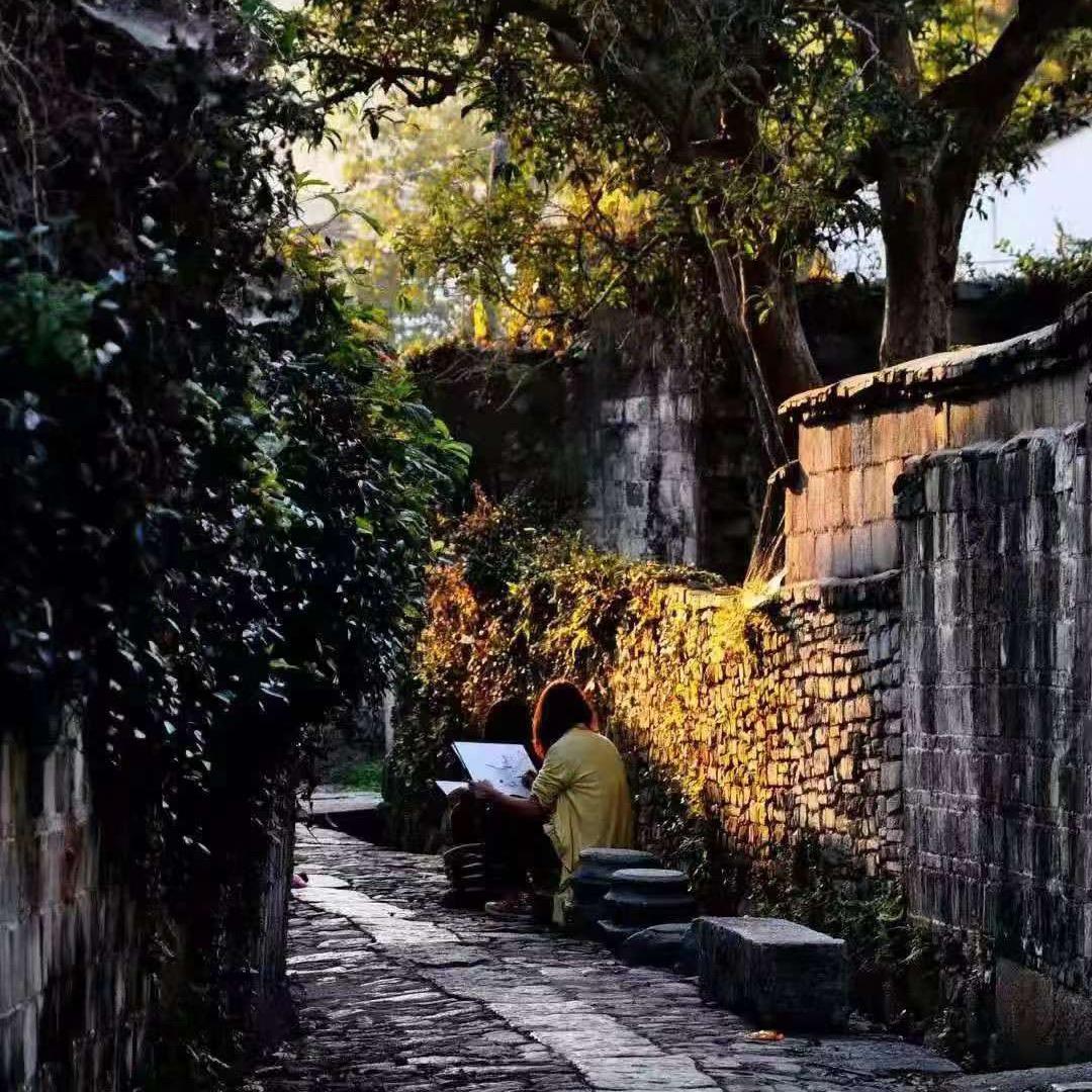 十 月 🍃