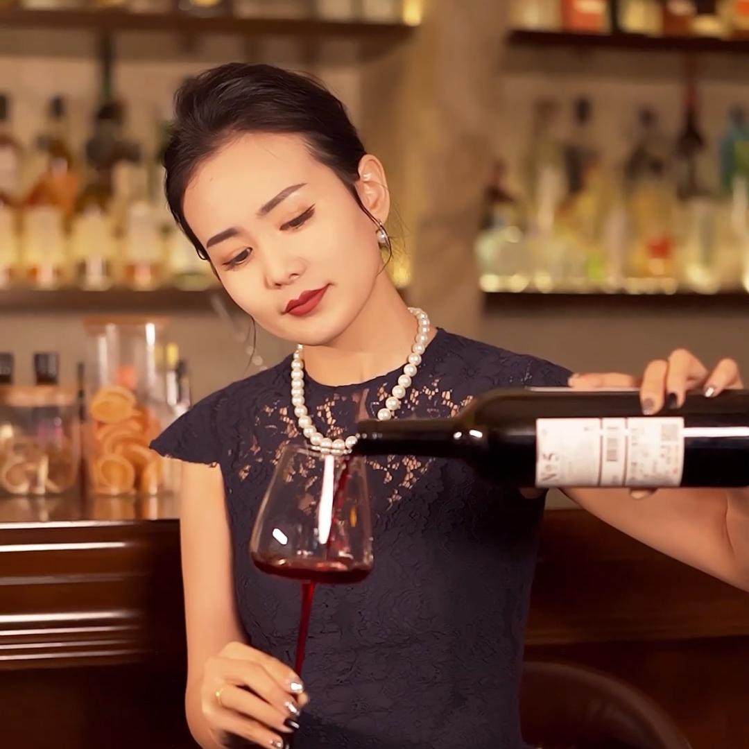 艾夫人的酒