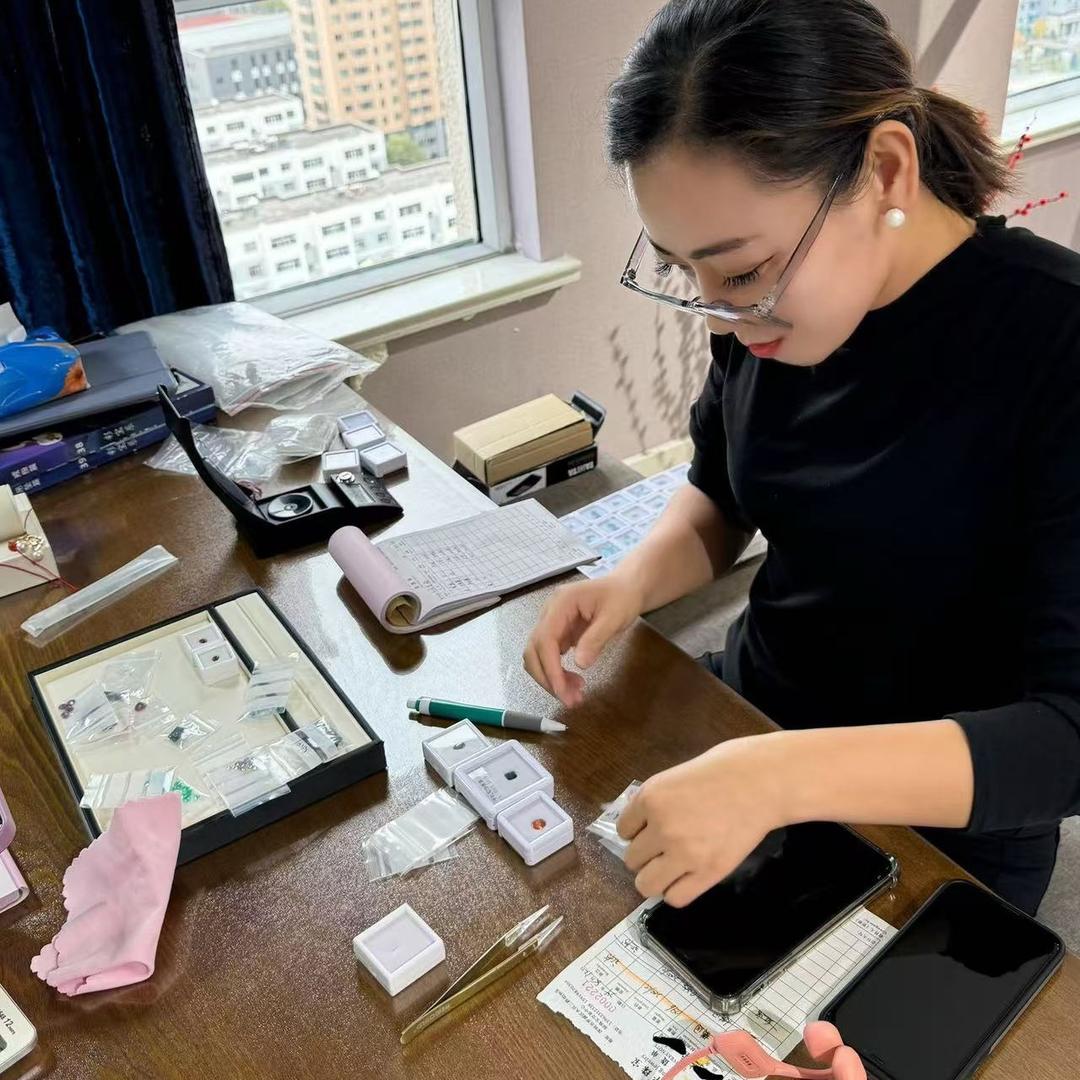 宇平彩宝工厂～琪琪