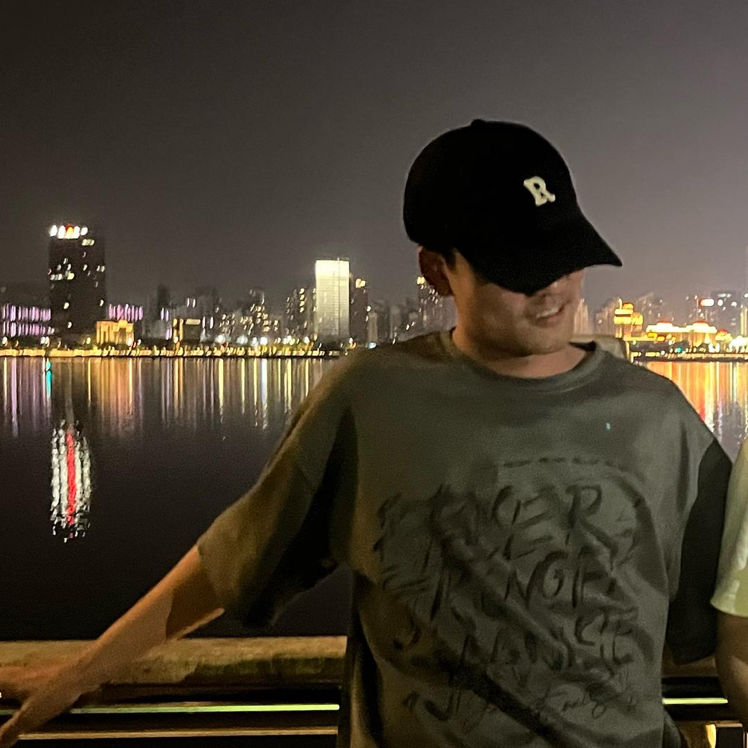 小阳小阳，天天放羊。咩咩咩