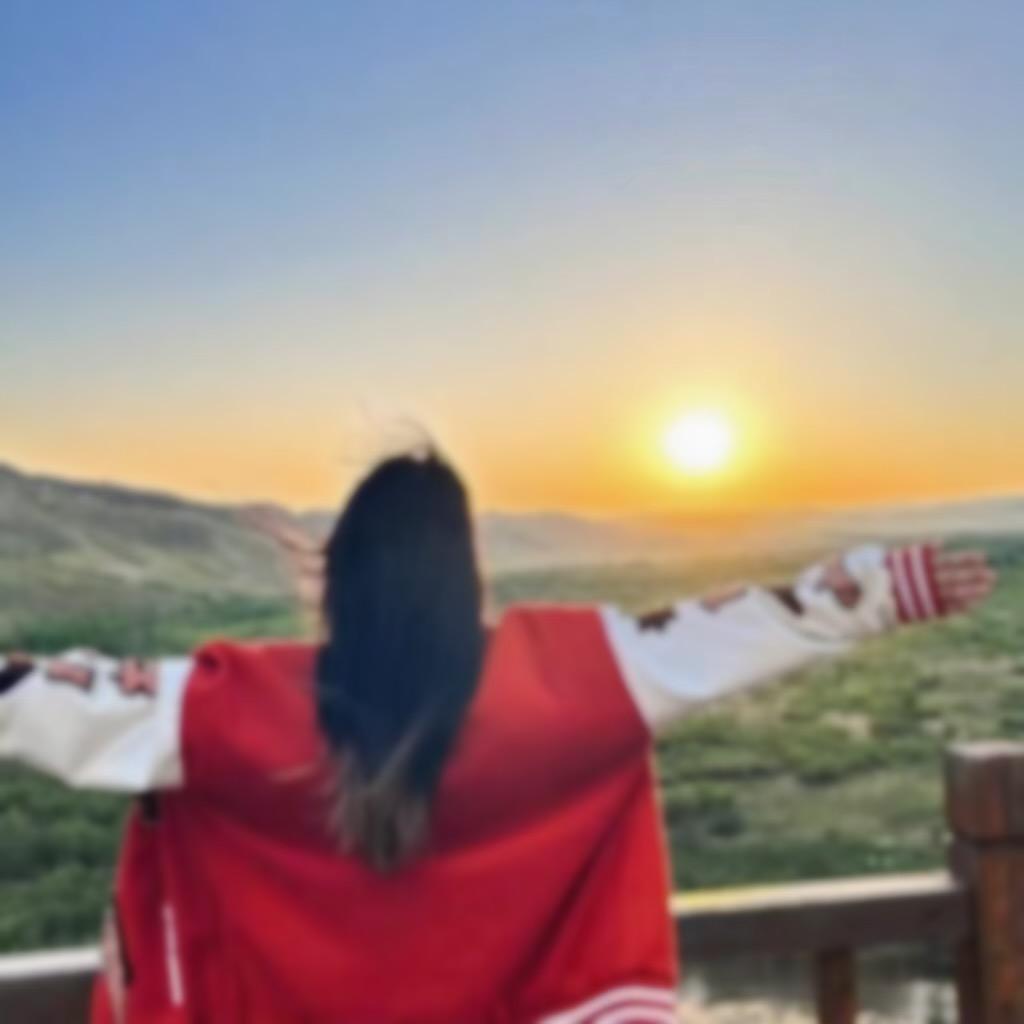 渴死在椰枣树出现在地平线上的时刻