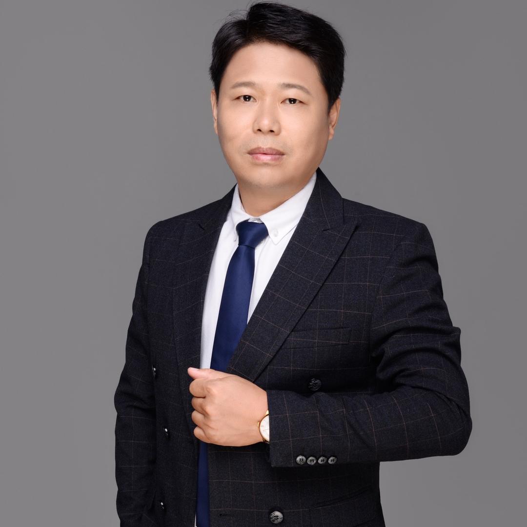 鸣升鲜炒鸡创始人  亮哥