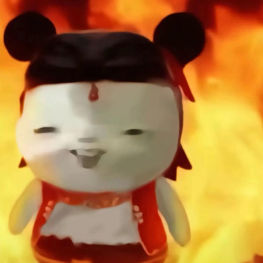 骑老奶奶无证驾驶过马路把半挂撞坏