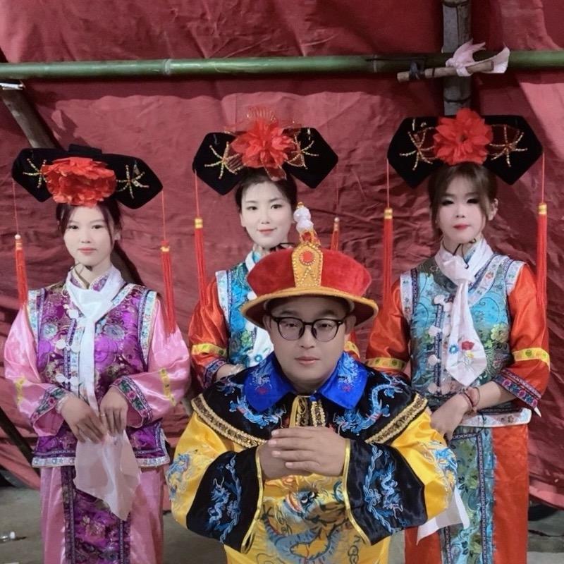 小胖歌舞团