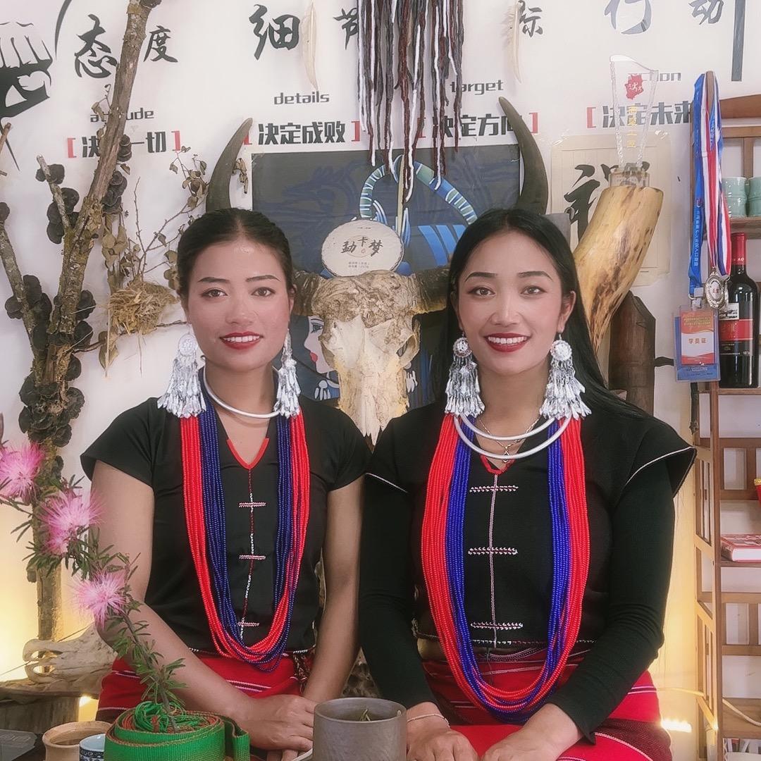 西盟姐妹（村干部）