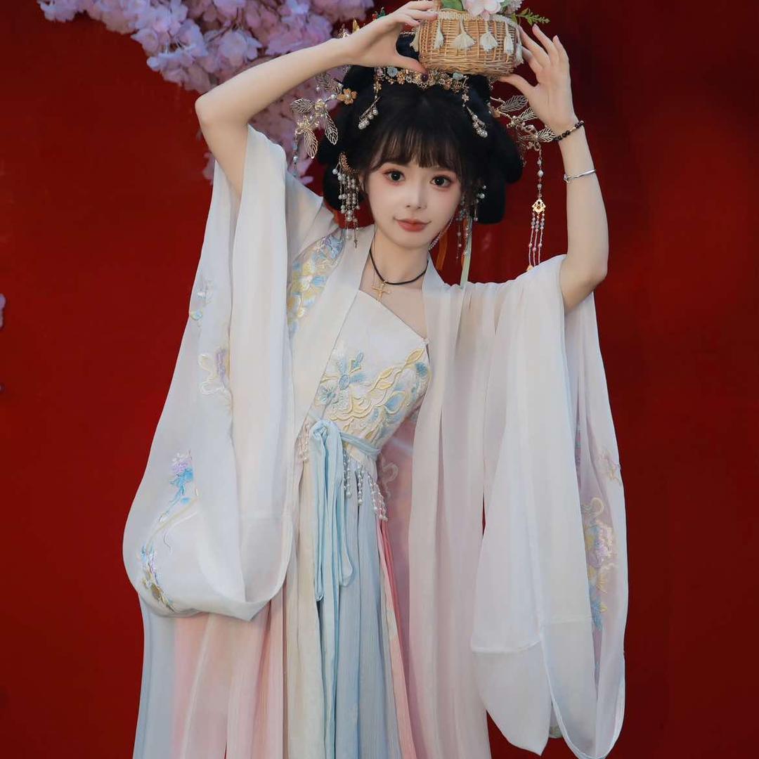 钟楼汉服妆造早早