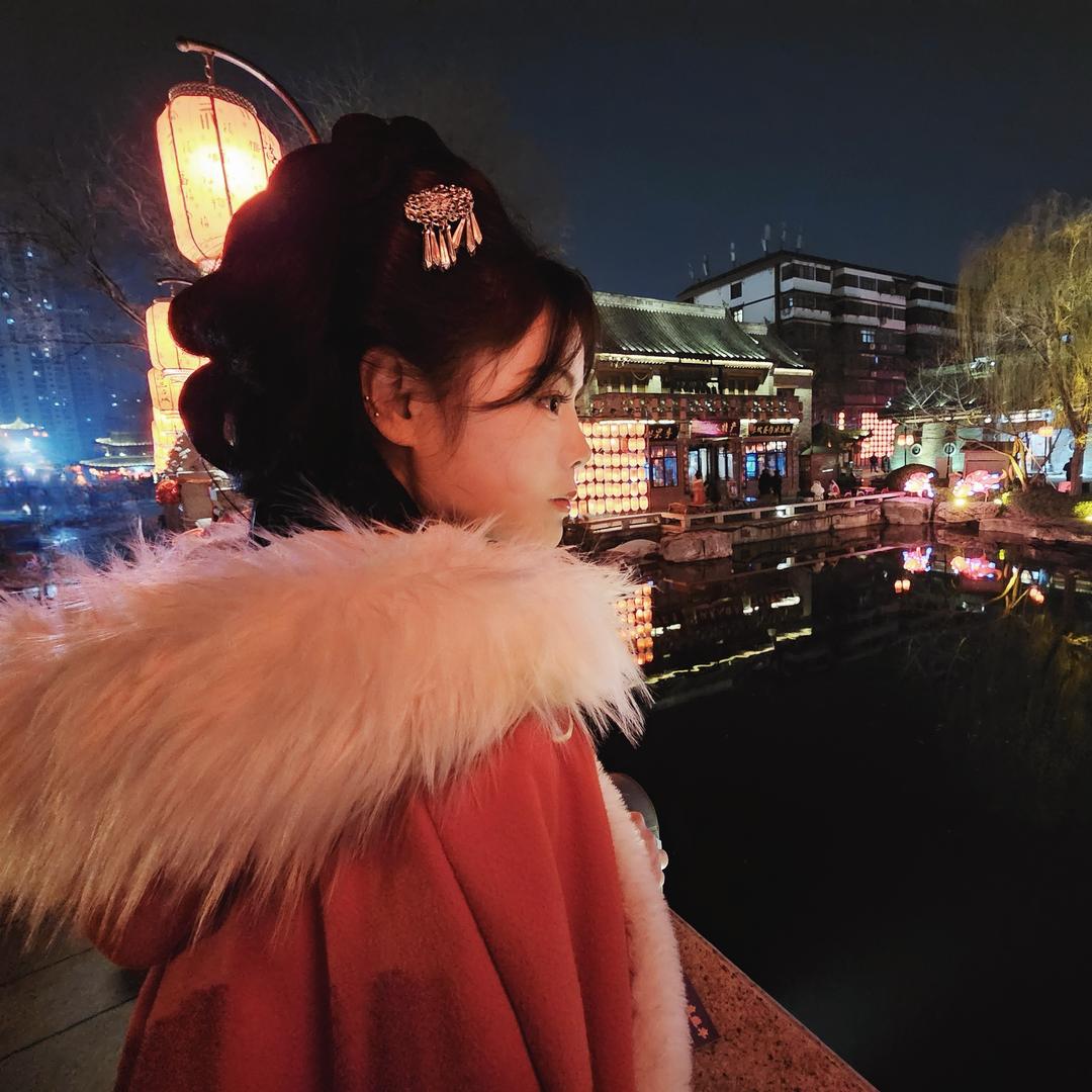 爱吃香菜.