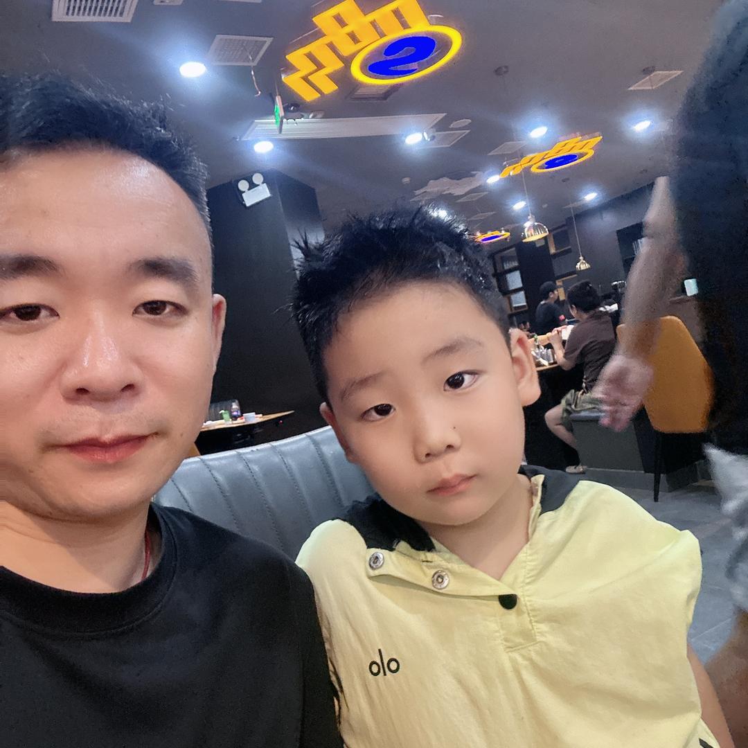 小玉米快乐的一家人