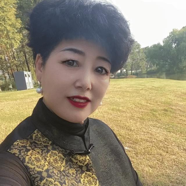 泽龙奶奶二姐
