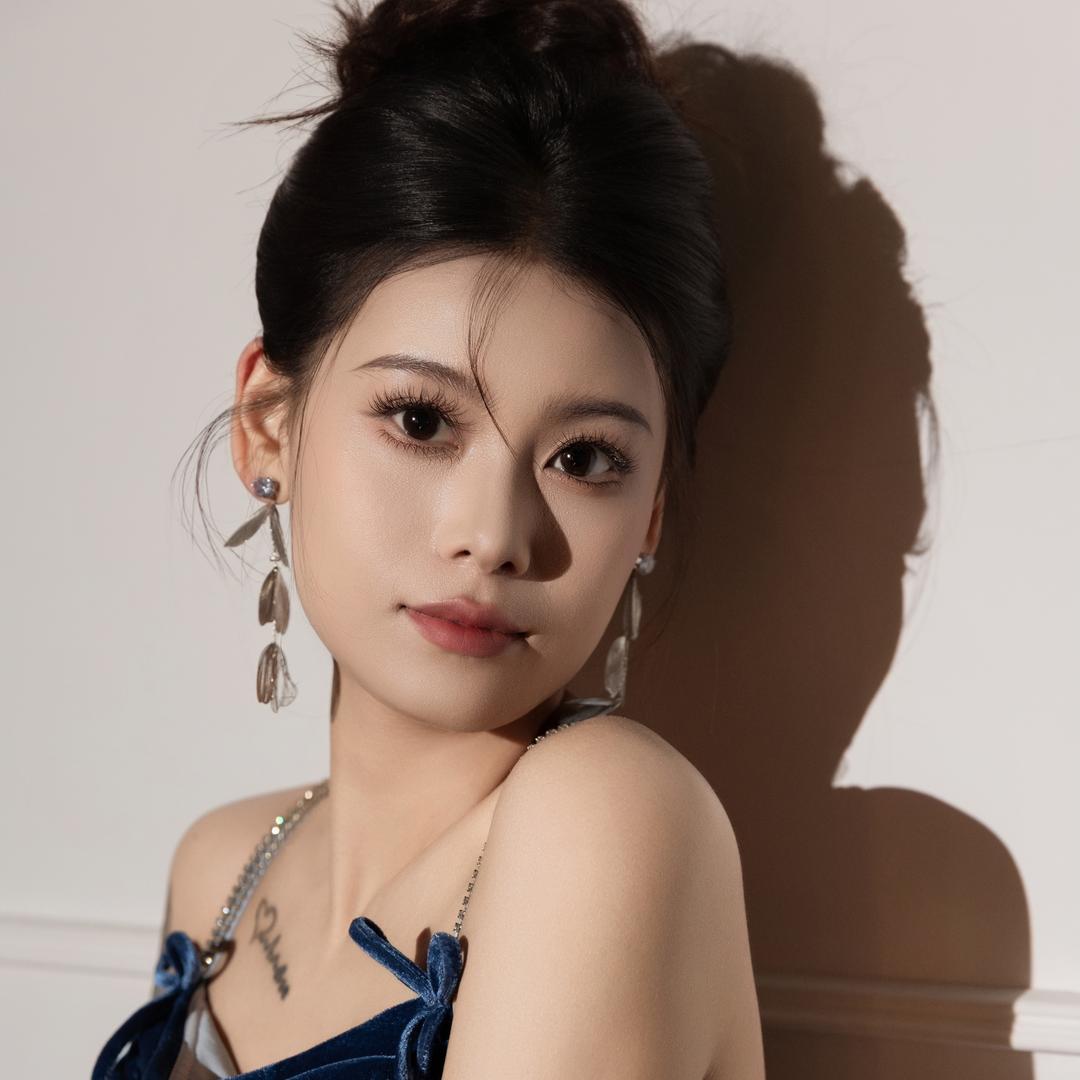 传闻中的张小姐