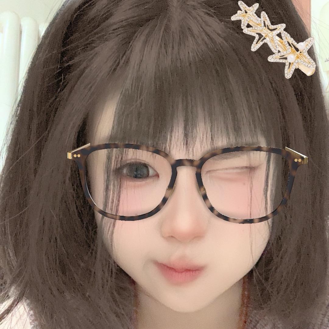 小猫佩奇🖤