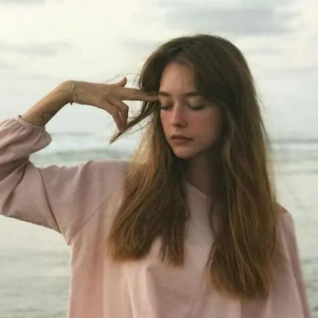 -殷艾逸