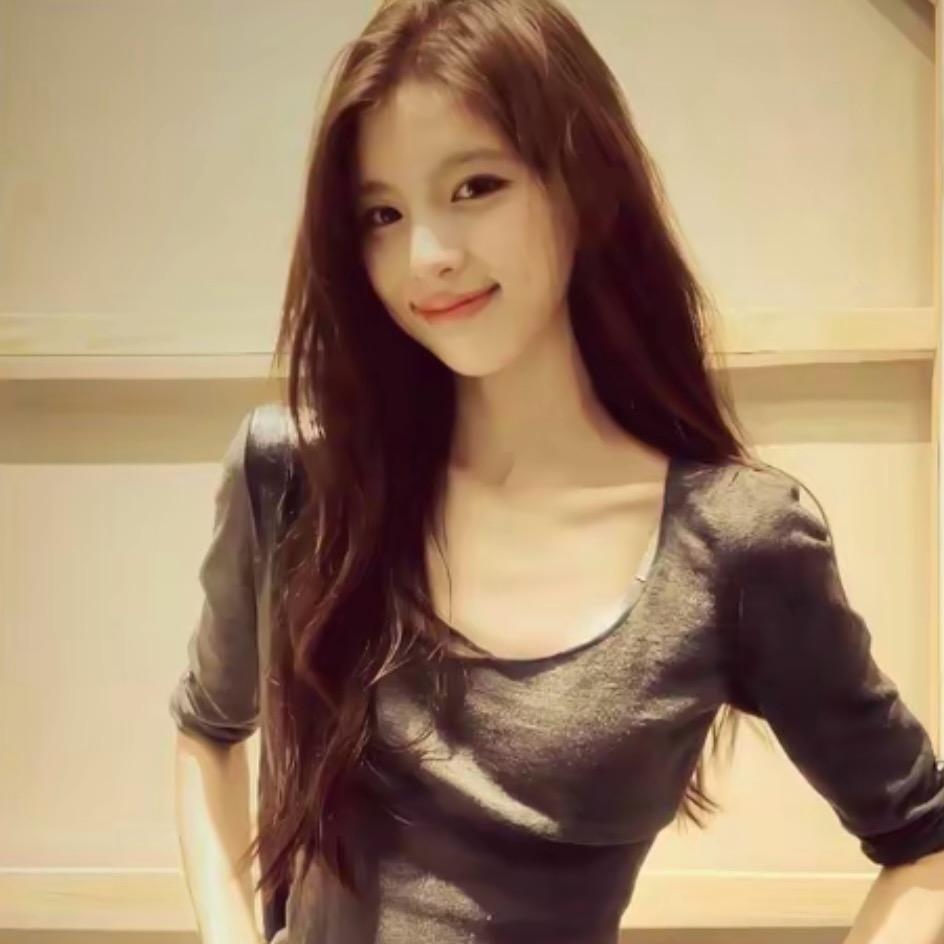 穿白丝的萝莉小蟑螂