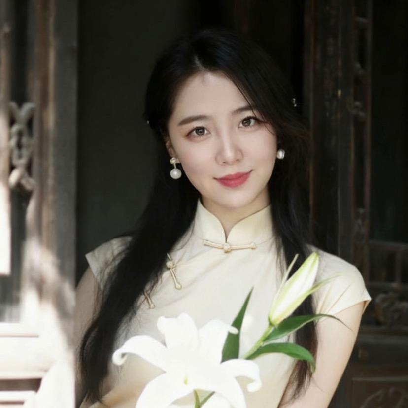 女王的册册精品油画馆