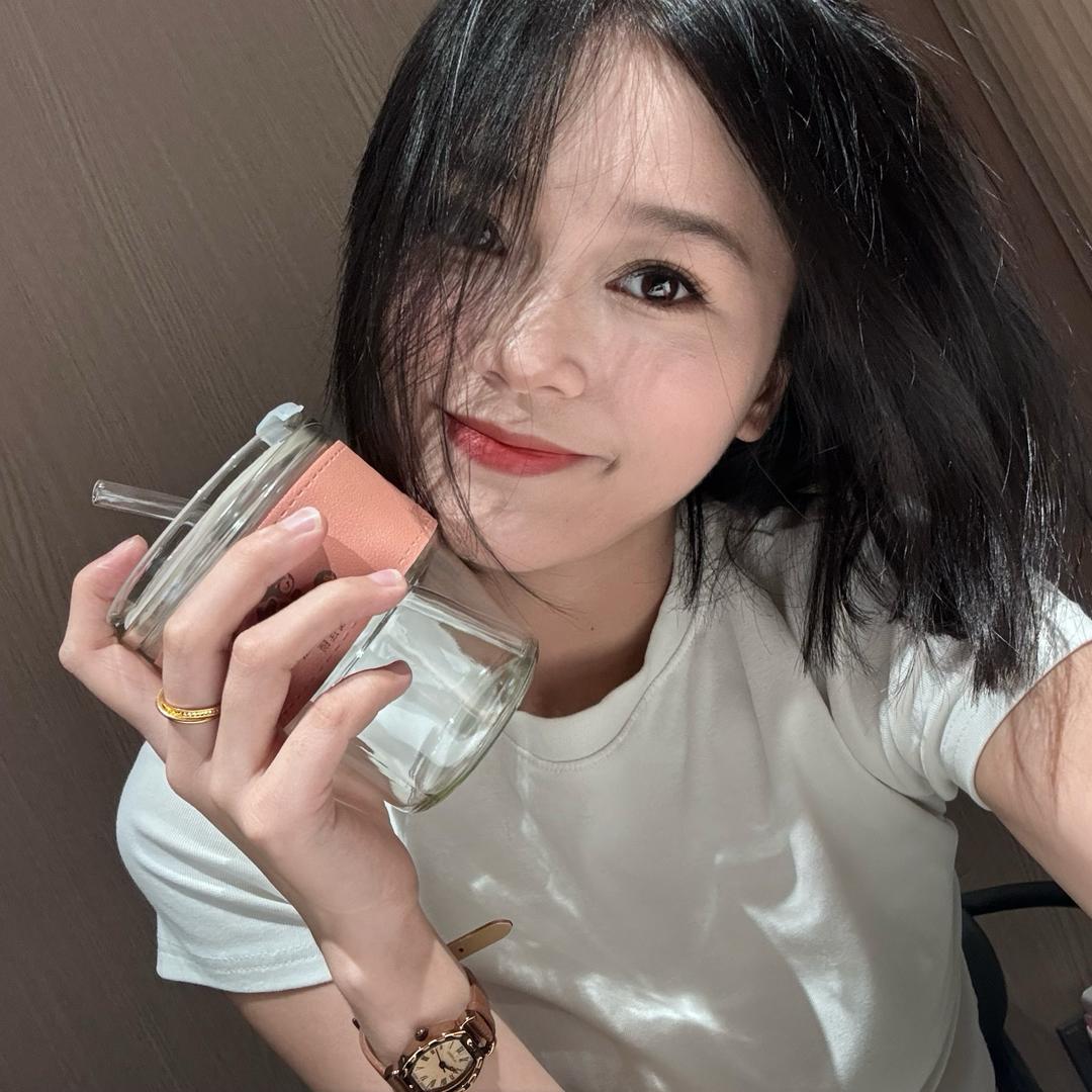 不会走位一女的🎱