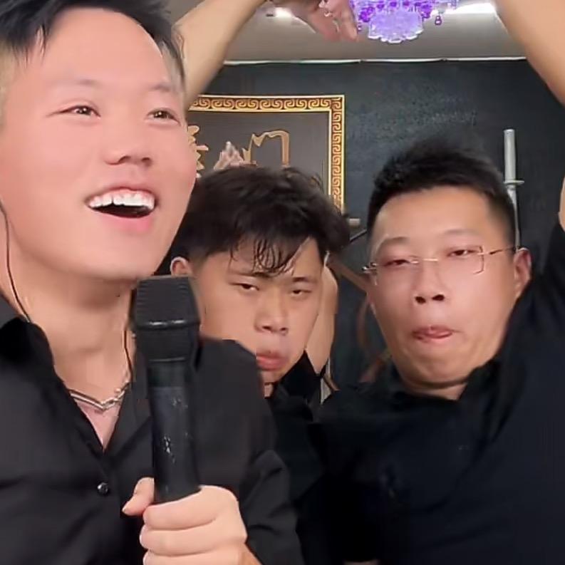 虎牙的嘎吱窝