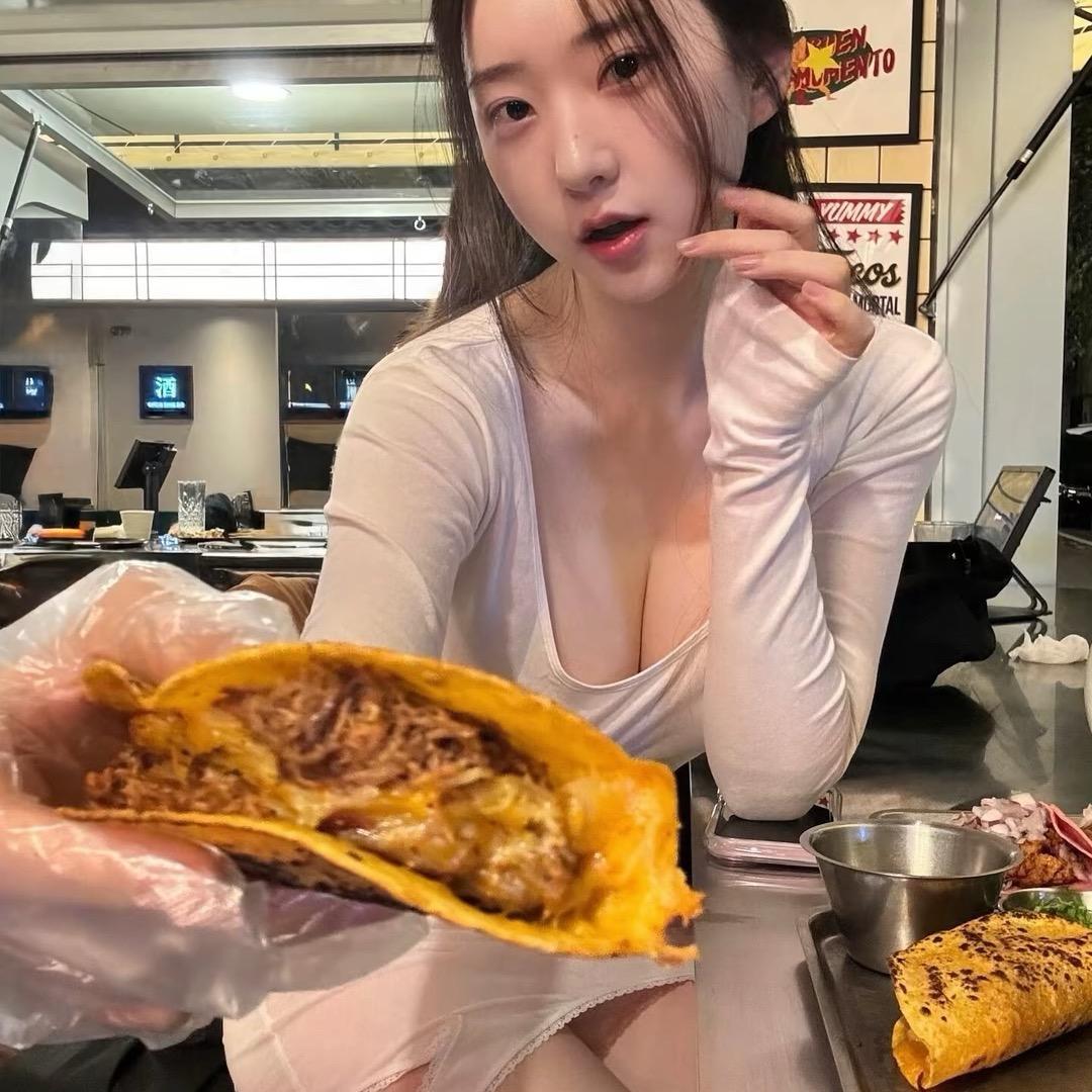 K K