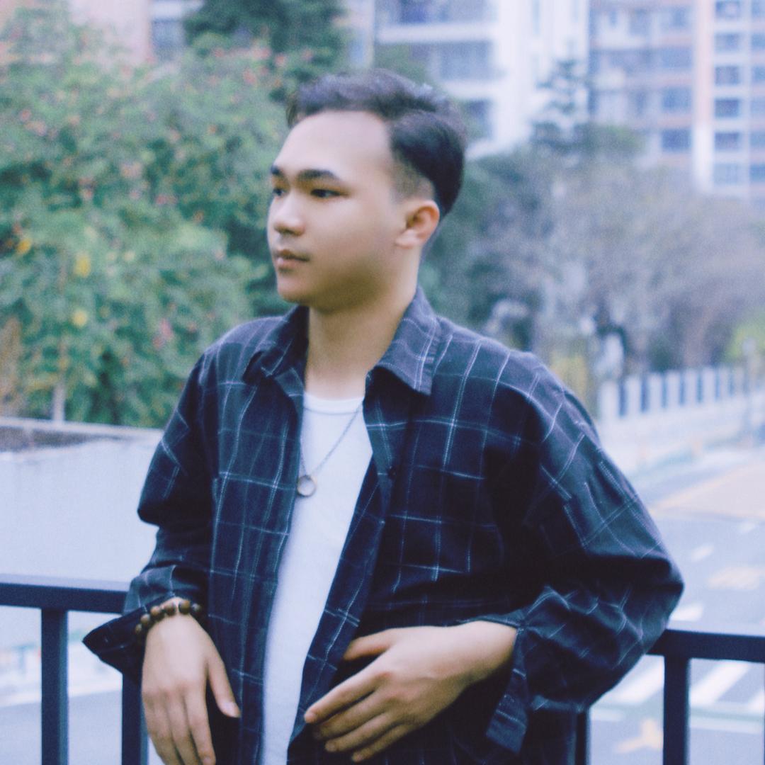 毅总.