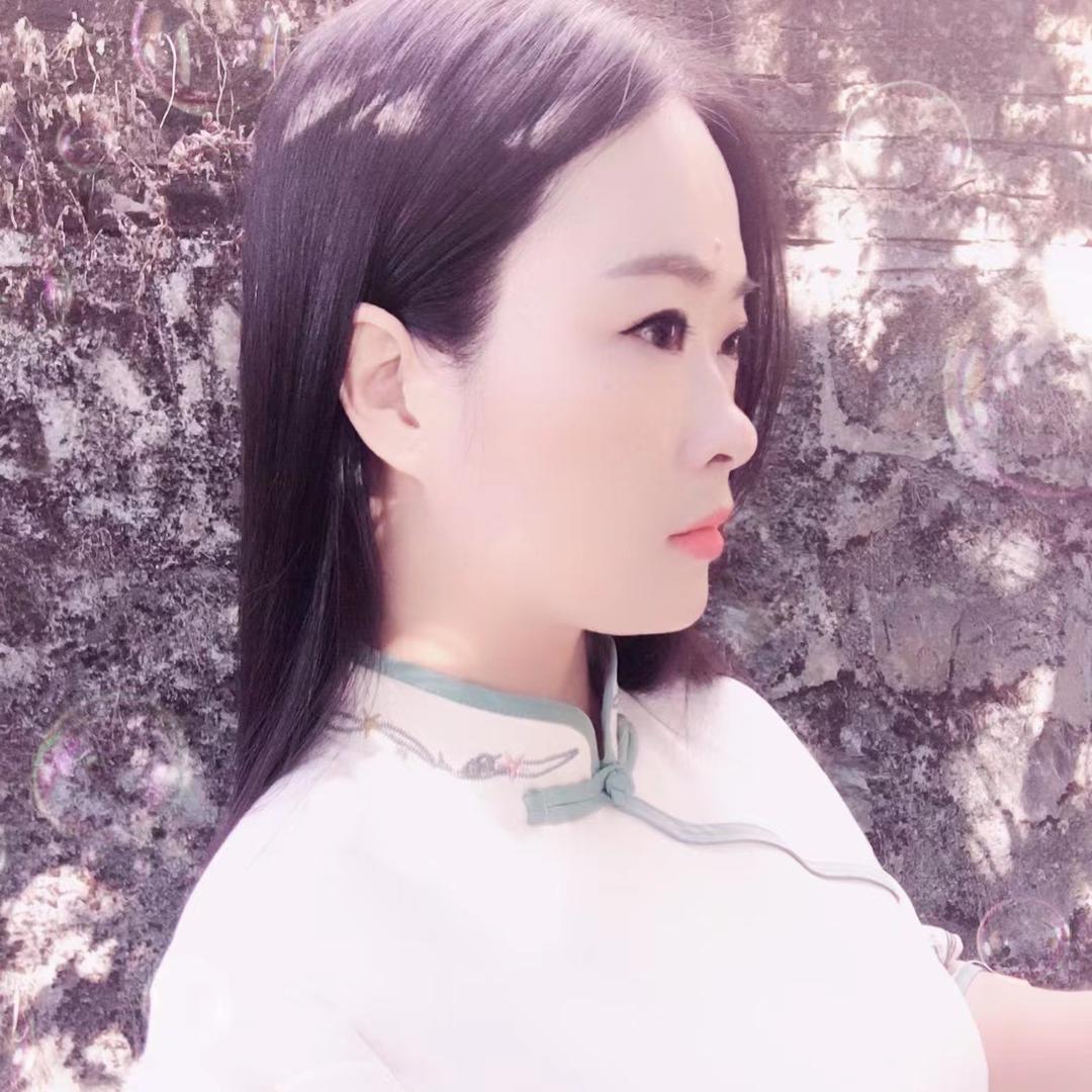 婉儿用心唱歌