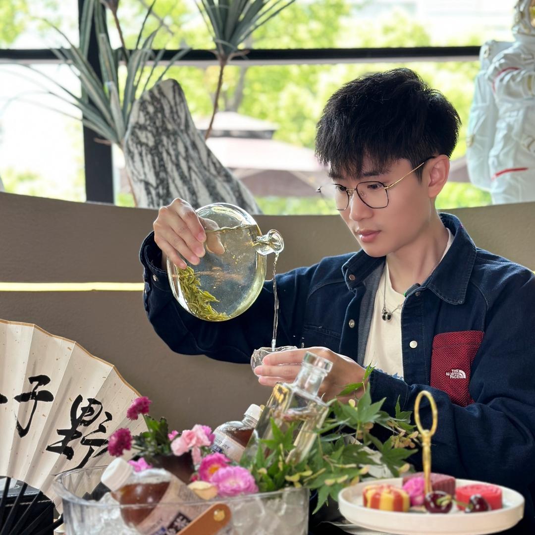 情报局吃喝玩乐