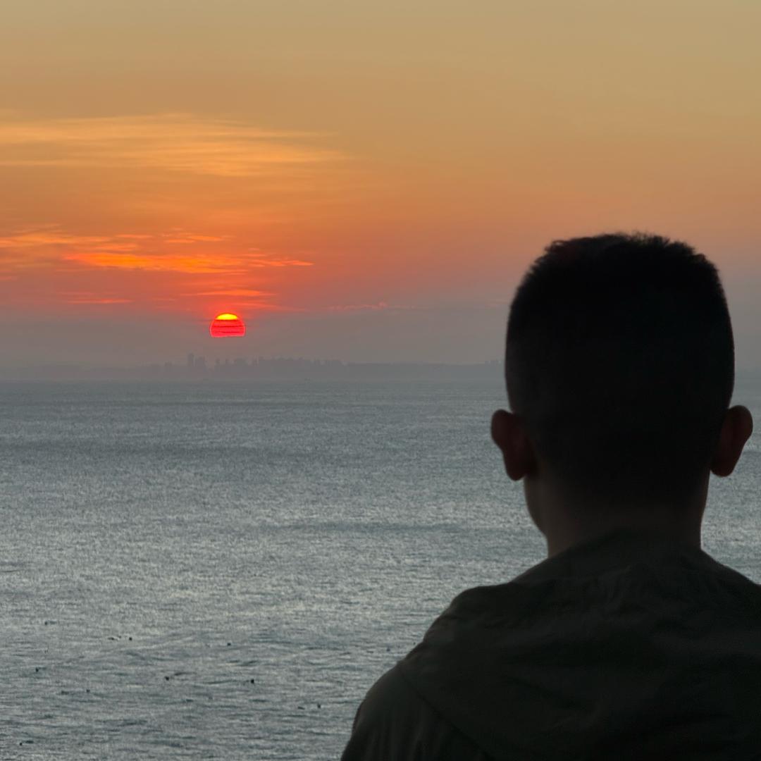 小唯哥🎤（女装版👚）