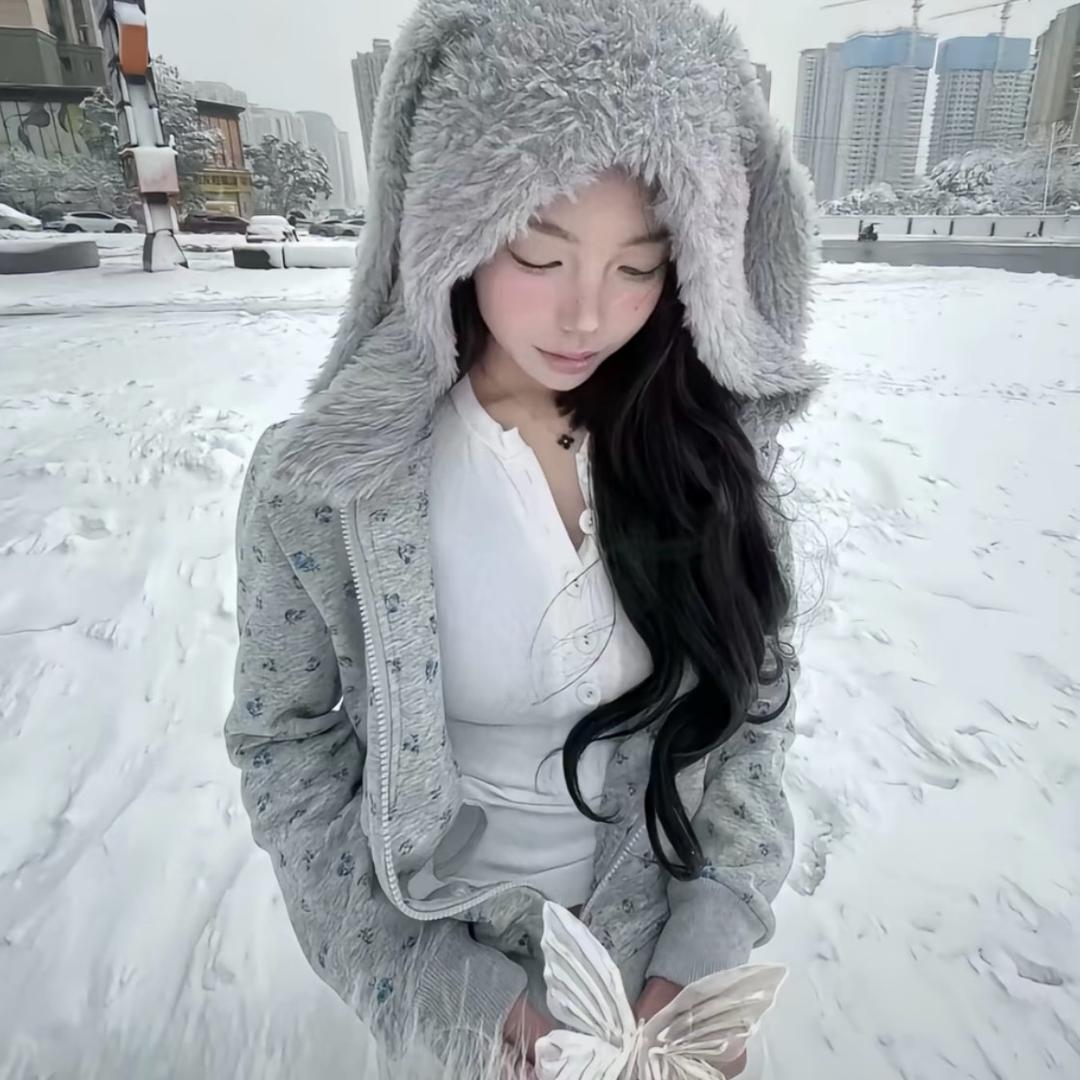 小莹^