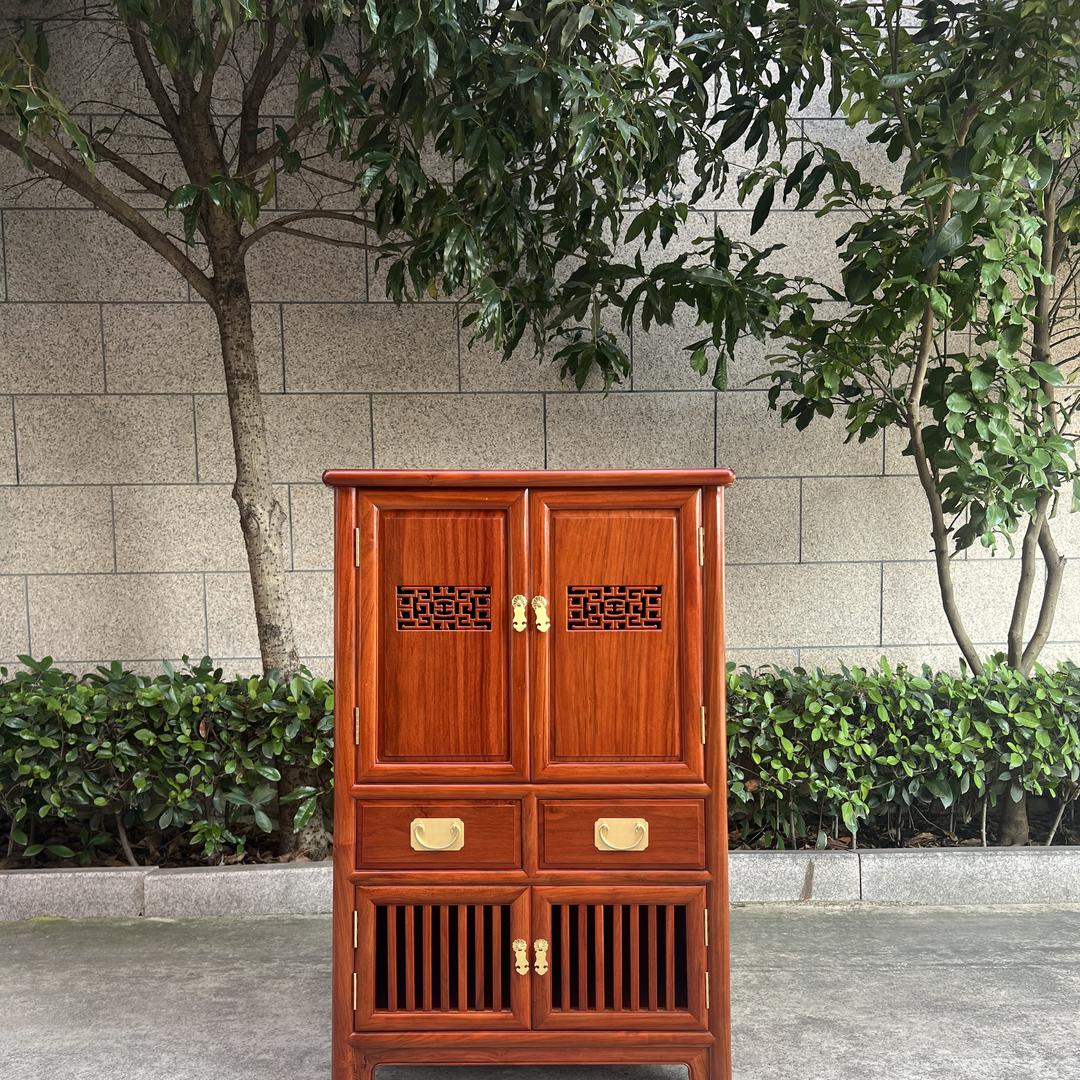 瑜辉东阳市仁德家具有限公司收藏专卖店