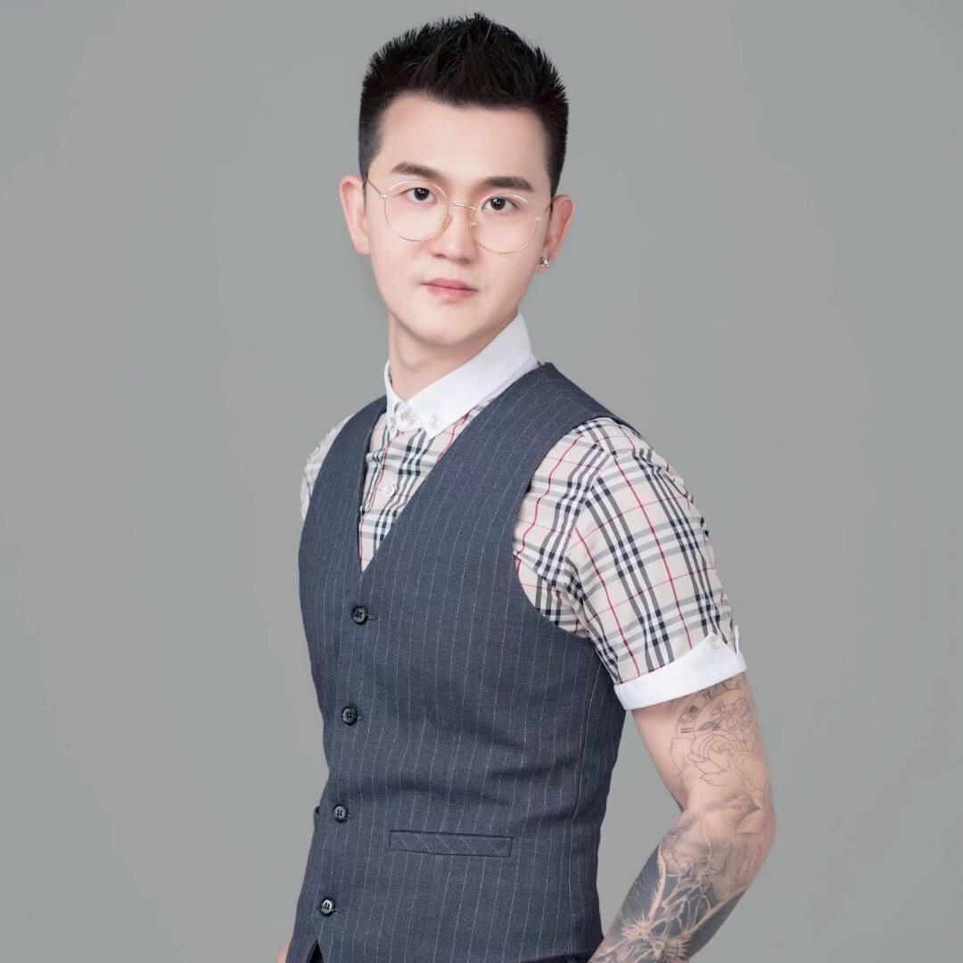 UN优恩美学烫染沙龙世界城店