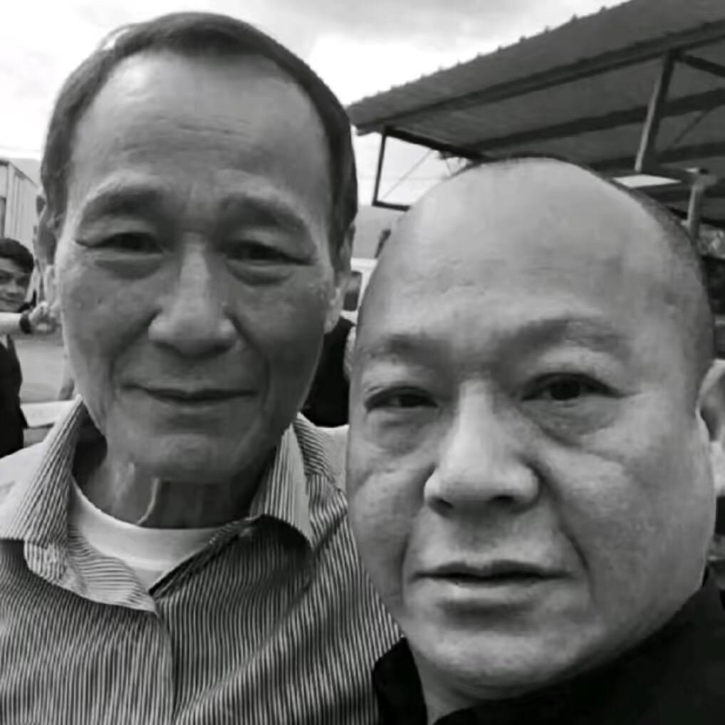 困到没话.