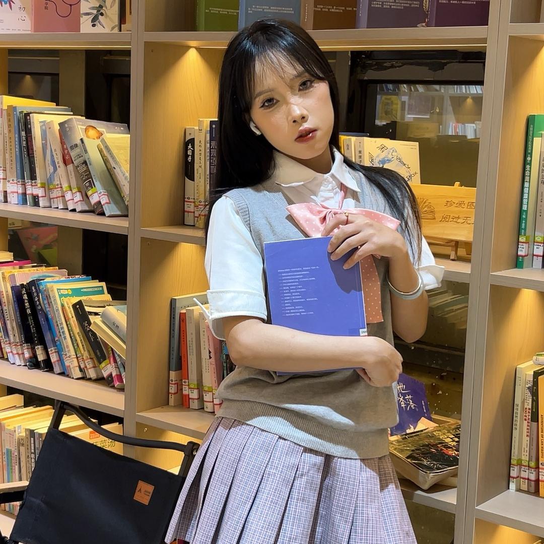 小妞.
