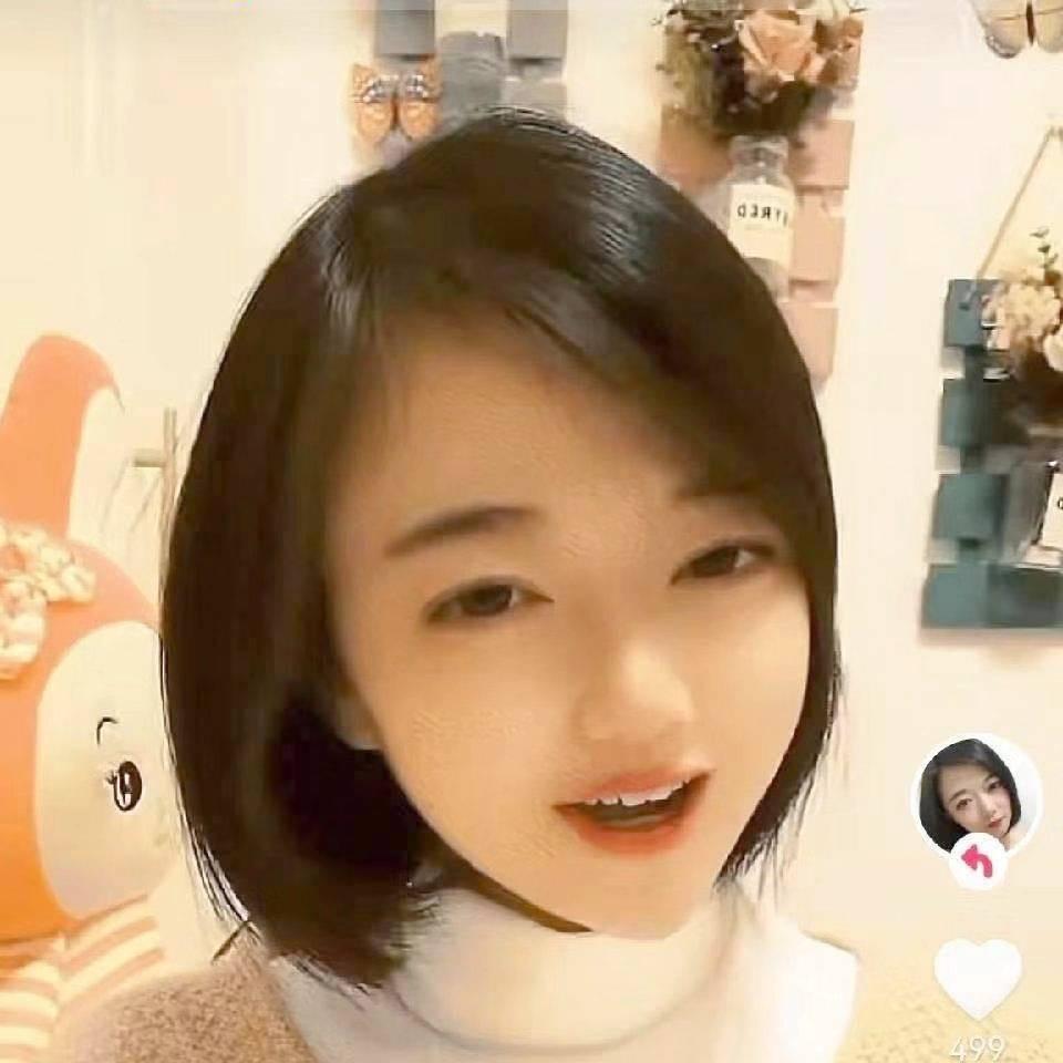 华华.
