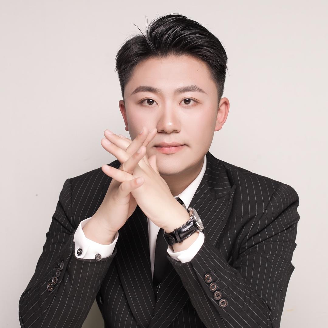 先行者主持人李洋
