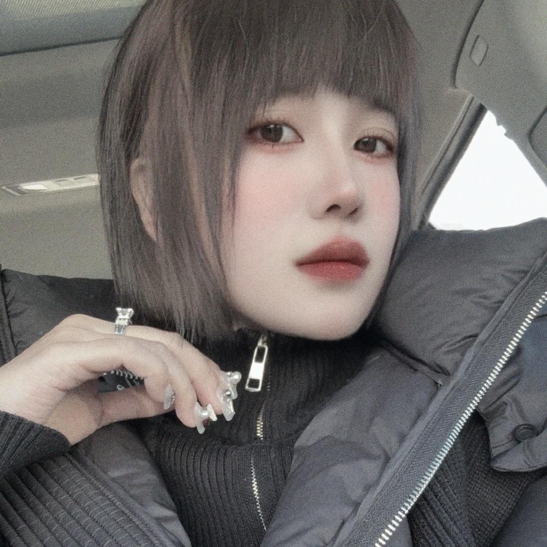 那就叫小莉姐