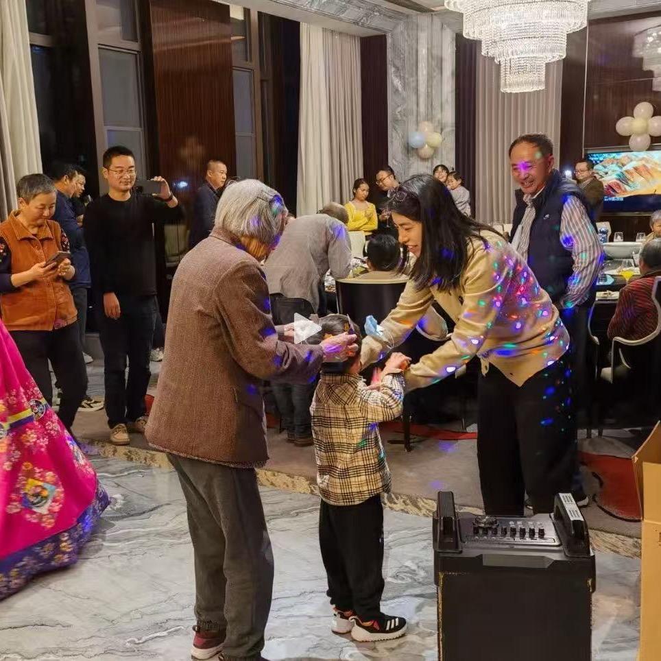 气宇轩昂闯四方