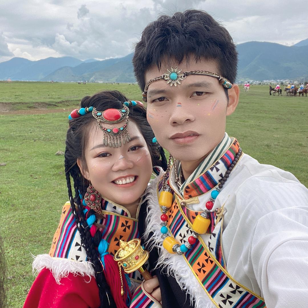 炮哥夫妇