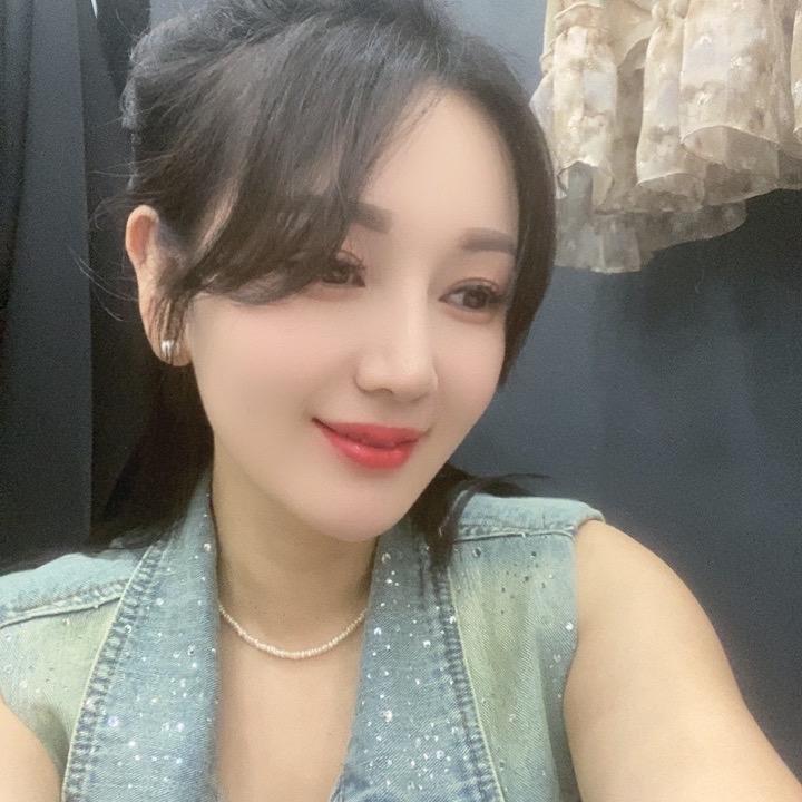 红依纺女装容容