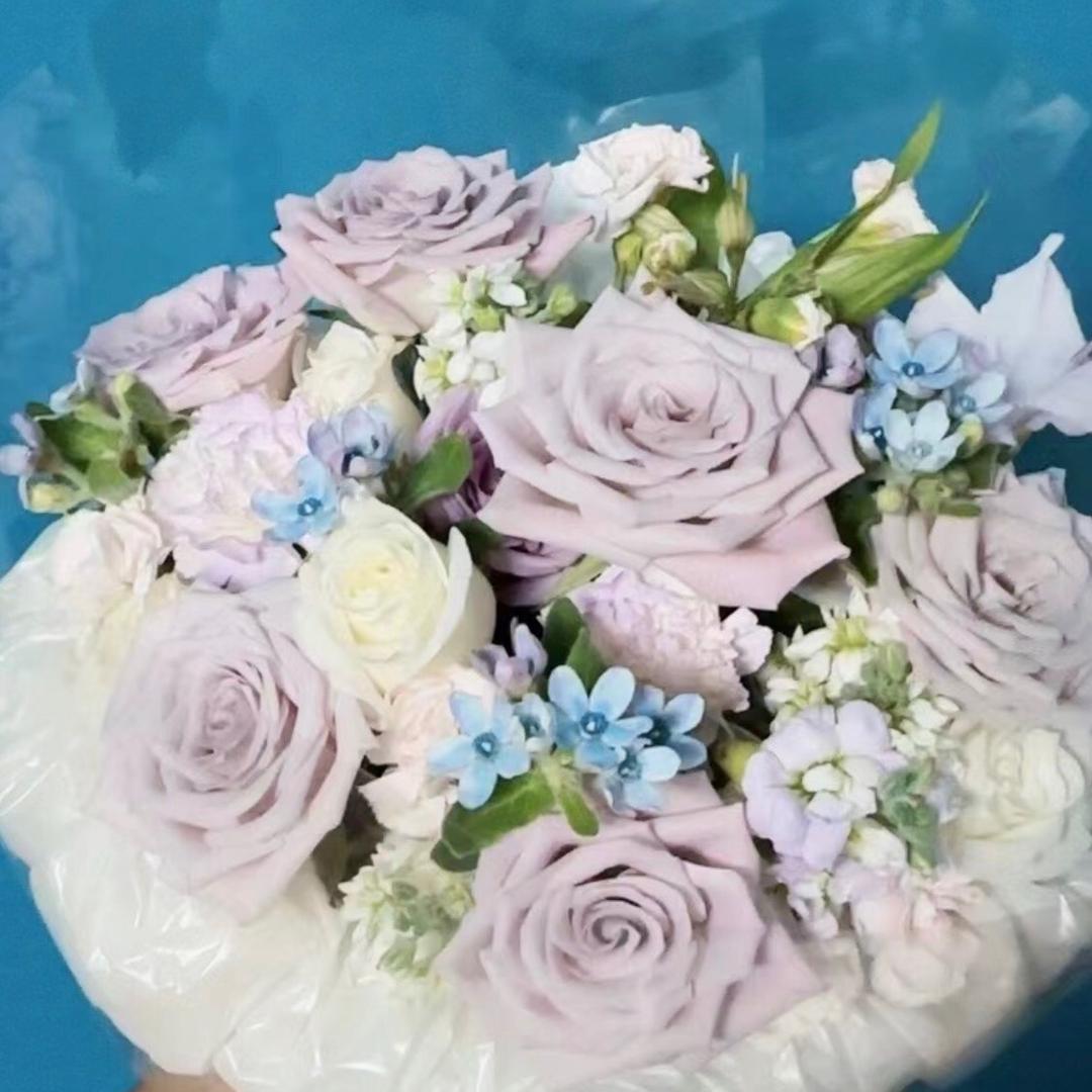 享受人生的小姐姐