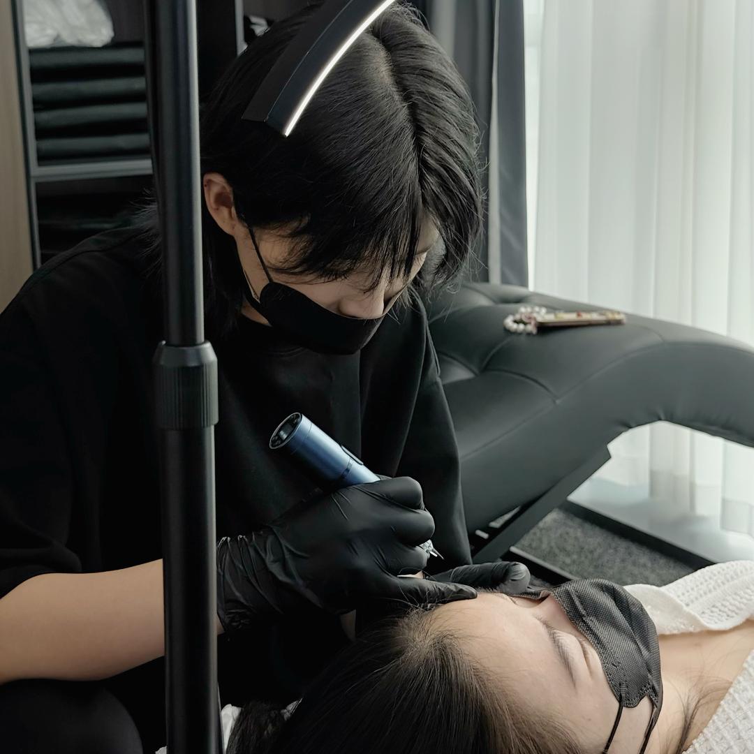 明月野生眉