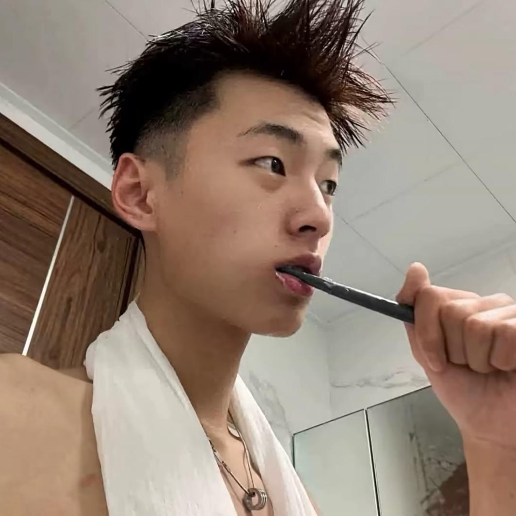 人傻嘴不甜没钱还没颜