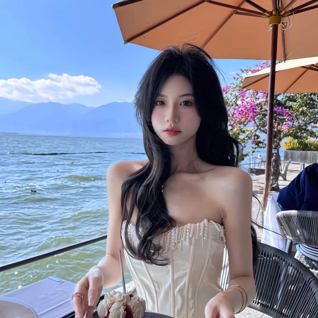 邱肉瑶QIUROUYAO晨晨