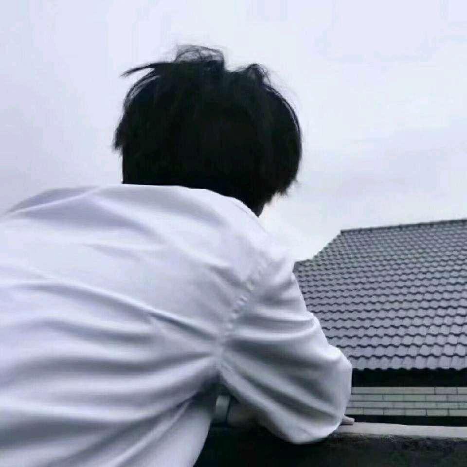 暖男排在狗后面