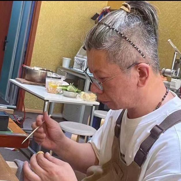 米吉·王师傅爱打金