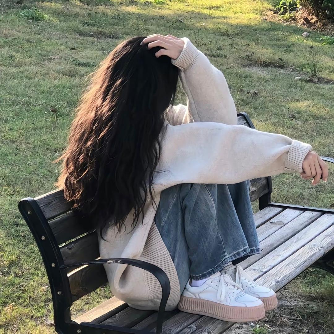 她